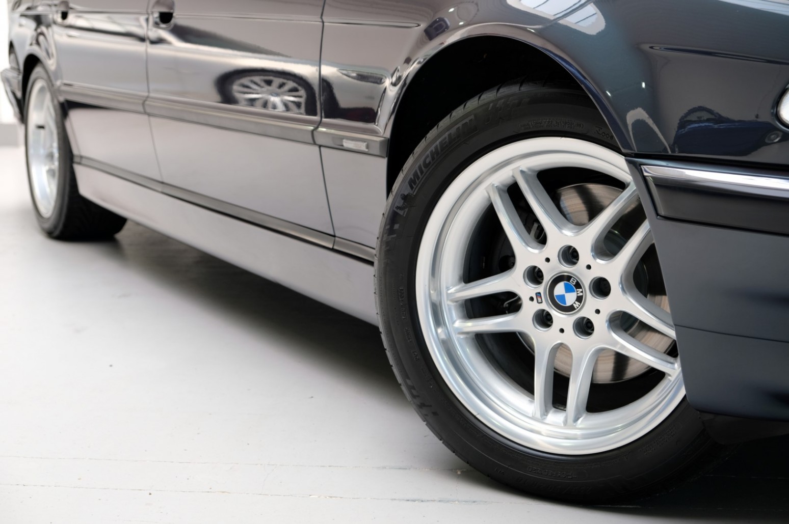 1999 bmw 750il 3 Get Your 1990s BMW Fix With These Beautiful Individual 850Ci And 750iL