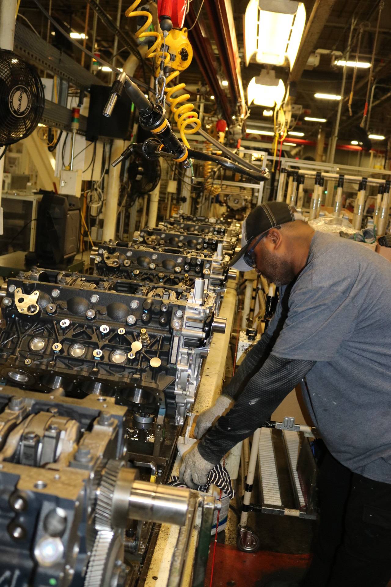 GM DMAX diesel engine assembly 1 GM Invests $700 Million In Three Ohio Plants Adding 450 Jobs