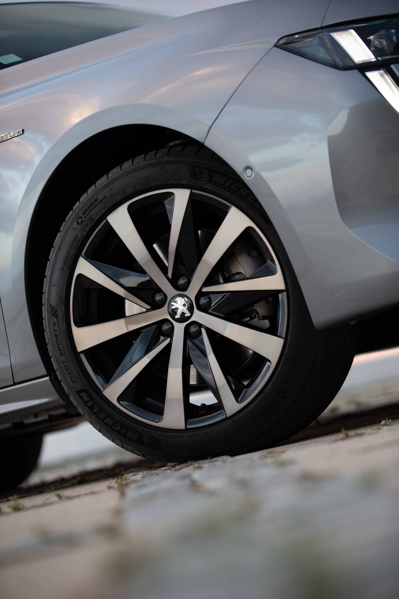 Is The New 2019 Peugeot 508 SW Cooler Than A Crossover?