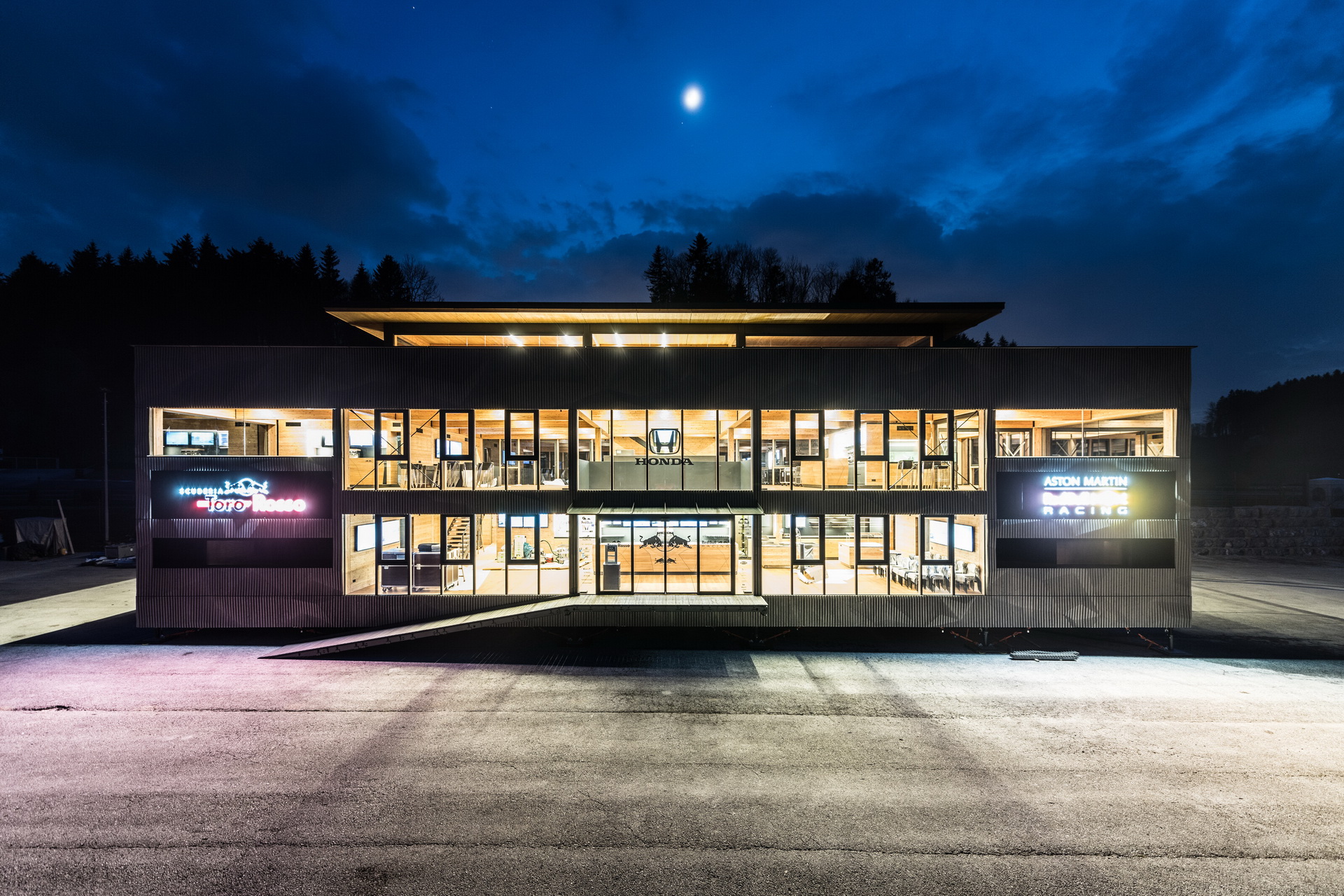 red bull toro rosso energy station 1 Red Bull And Toro Rosso’s New Home Away From Home Takes 32 Hours To Build
