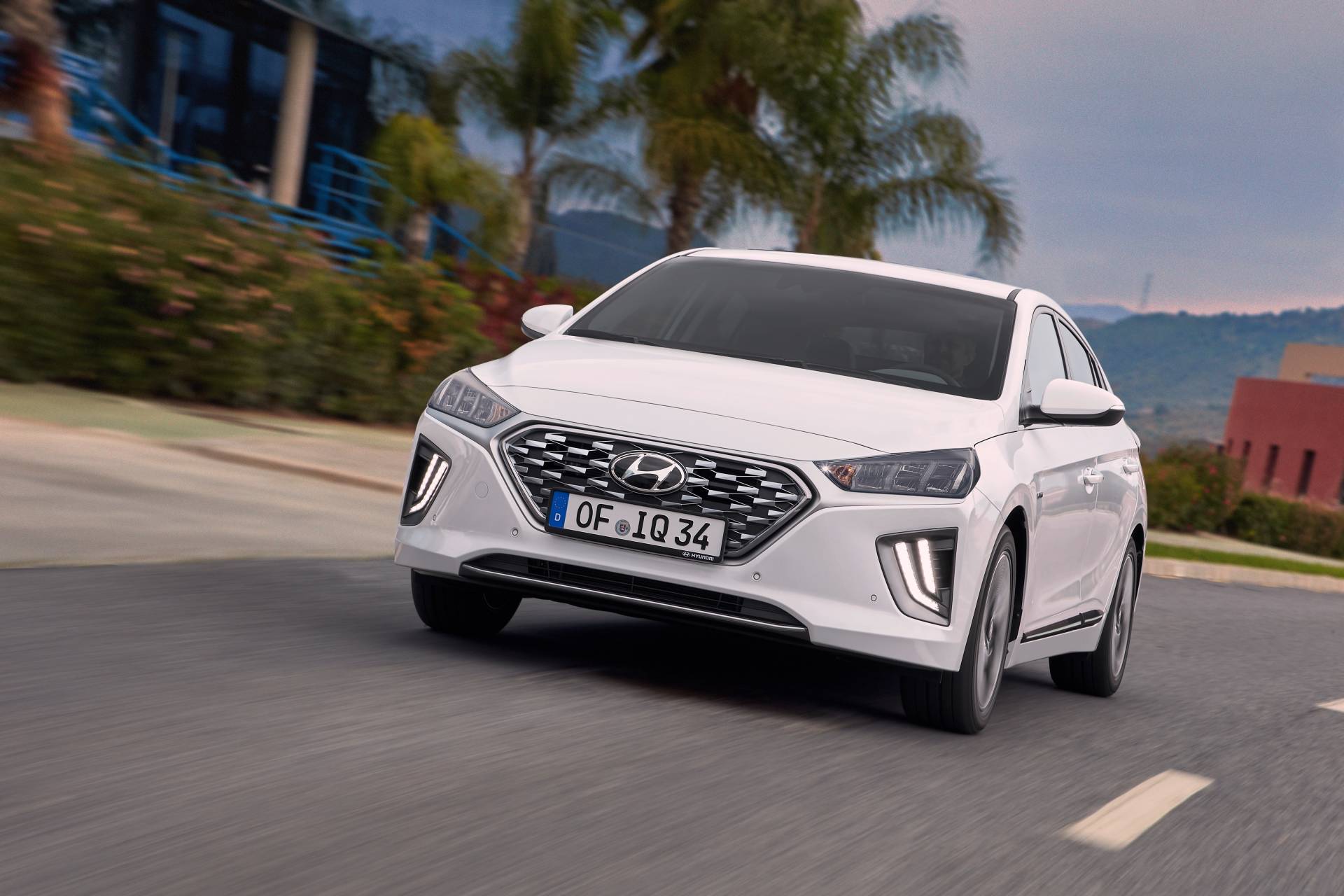 2020 Hyundai Ioniq Hybrid 8 2020 Hyundai Ioniq Family Gains Design And Tech Updates, Bigger Battery For EV