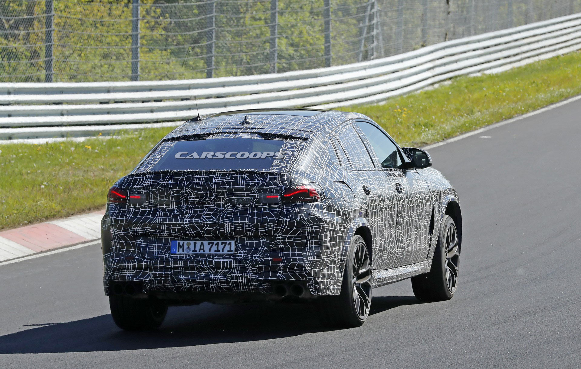 2020-BMW-X6-M-8 2020 BMW X6 M Hides 592 HP Behind Its Huge Nostrils