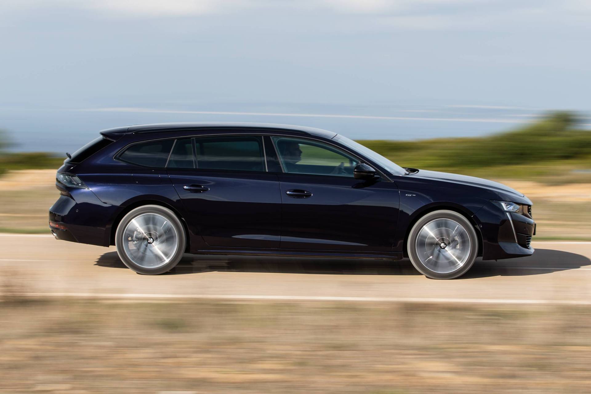 Is The New 2019 Peugeot 508 SW Cooler Than A Crossover?