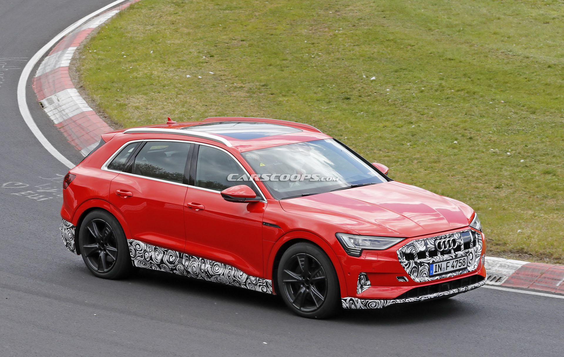 High-Performance Audi E-Tron Spied, Could Be The S Or RS Variant (New Photos)