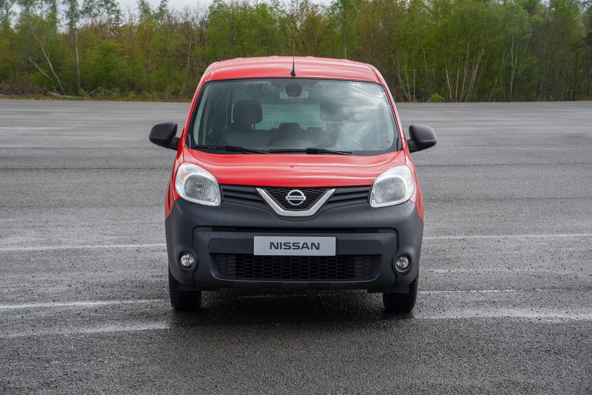 Nissan NV250 M1 Passenger Van 23 Badge-Engineered Nissan NV250 Compact Van Debuts In Europe