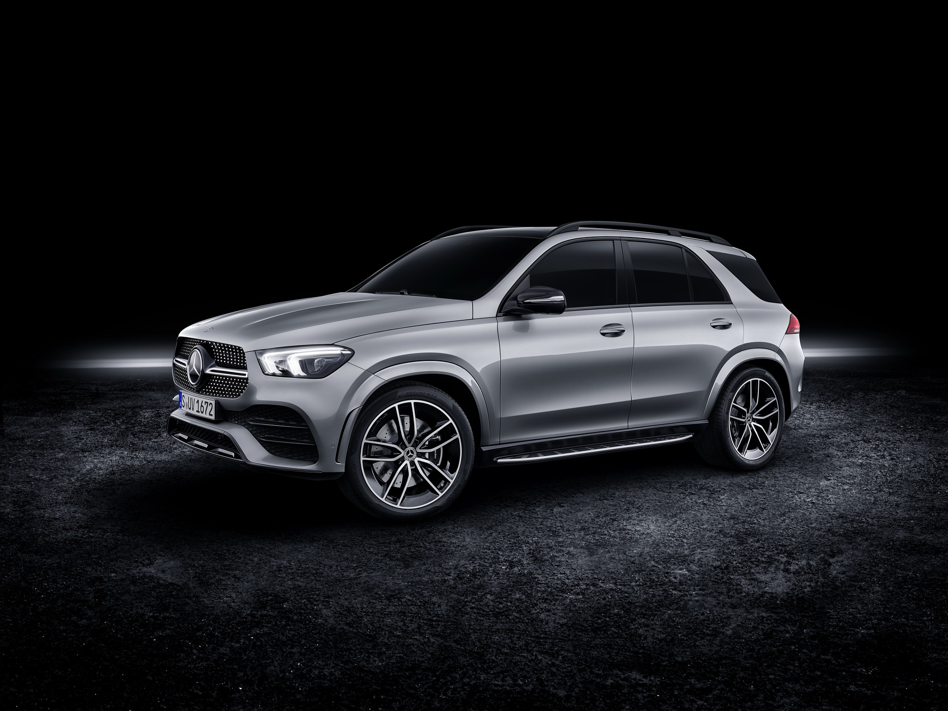 Mercedes GLE 580 Gets 483 HP Electrified Biturbo V8, $77,795 Tag