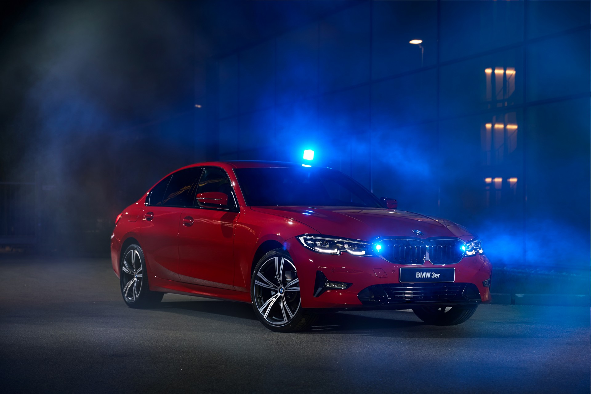BMW RETTmobil 2019-1 Stealthy BMW 3-Series Police Car Headlines Company’s RETTmobil Lineup