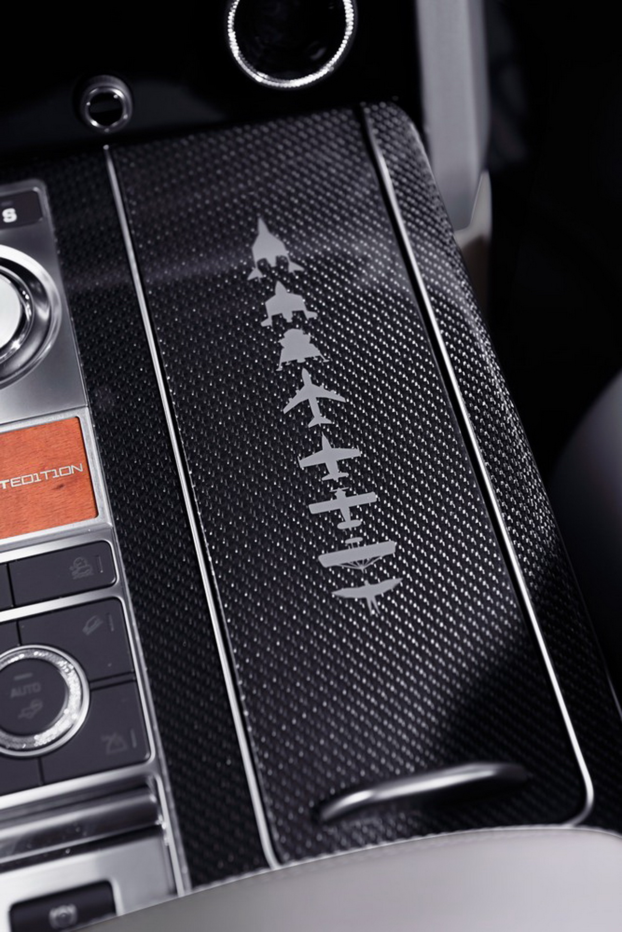 range rover astronaut edition virgin galactic 6 New Range Rover SVO Astronaut Edition Can Be Yours As Long As You Go To Space