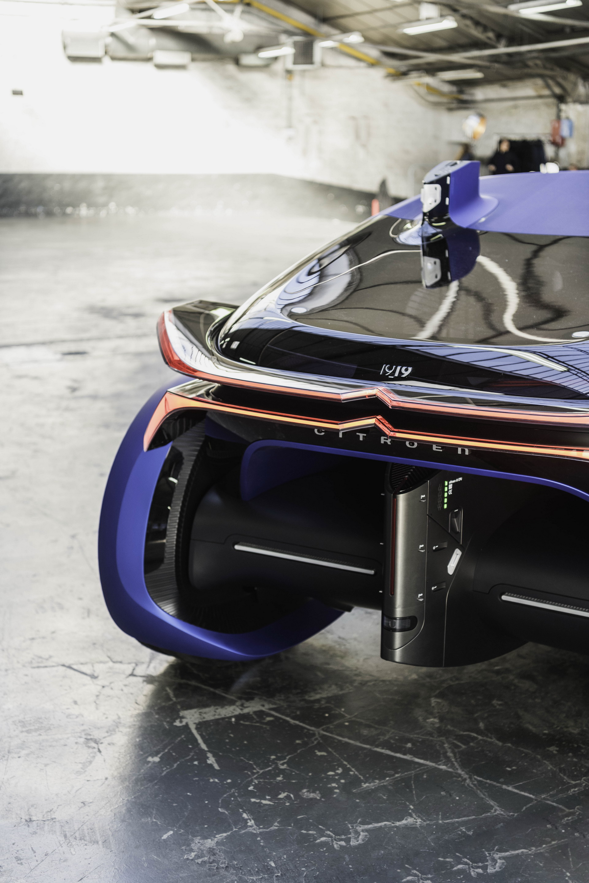 Citroen 19_19 CONCEPT 33 Citroen’s New Electric 19_19 Concept Has A 500 Mile Range And 30-inch Rims