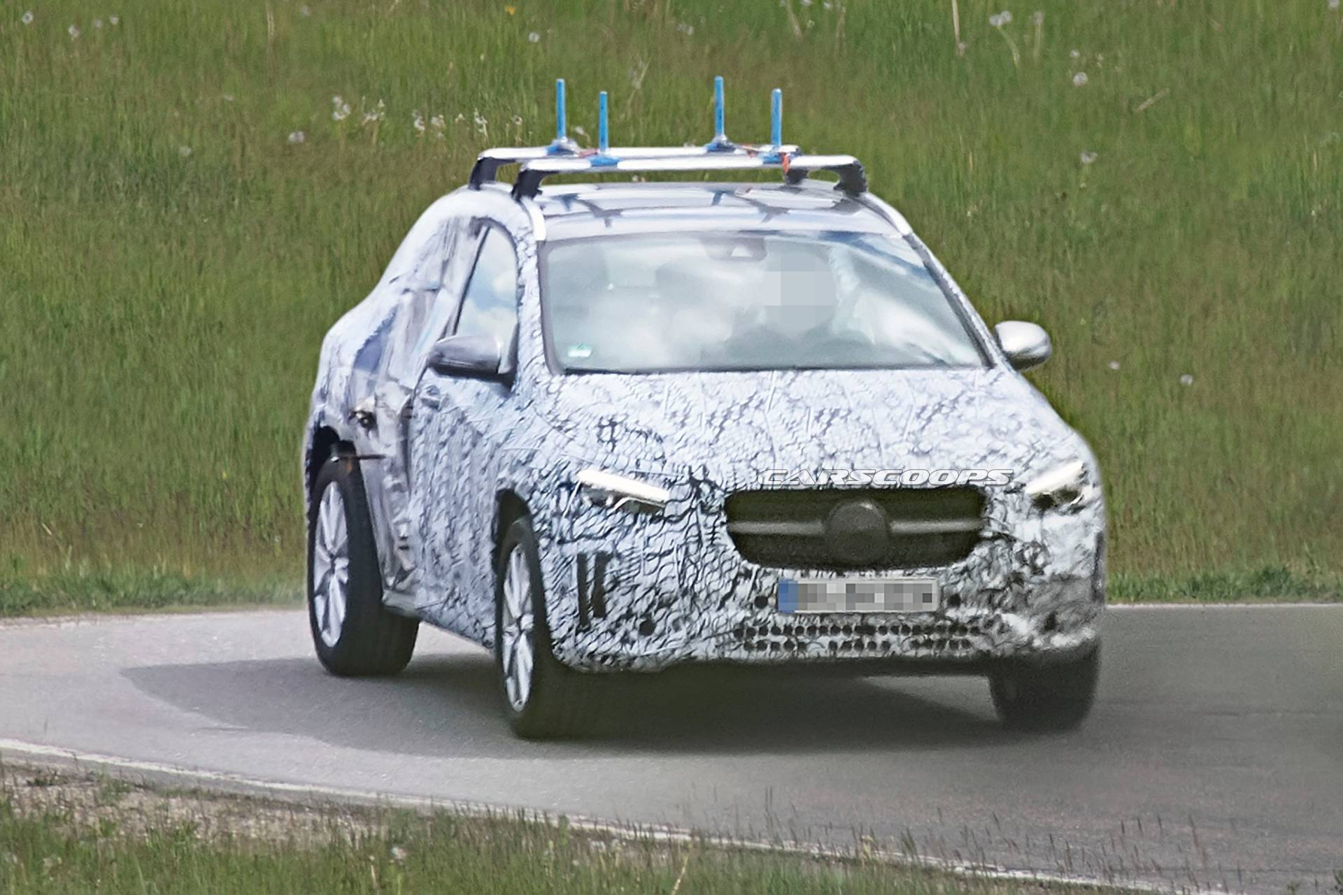 2020 Mercedes-Benz GLA Looks Almost Ready To Become The GLB’s Sportier Alternative