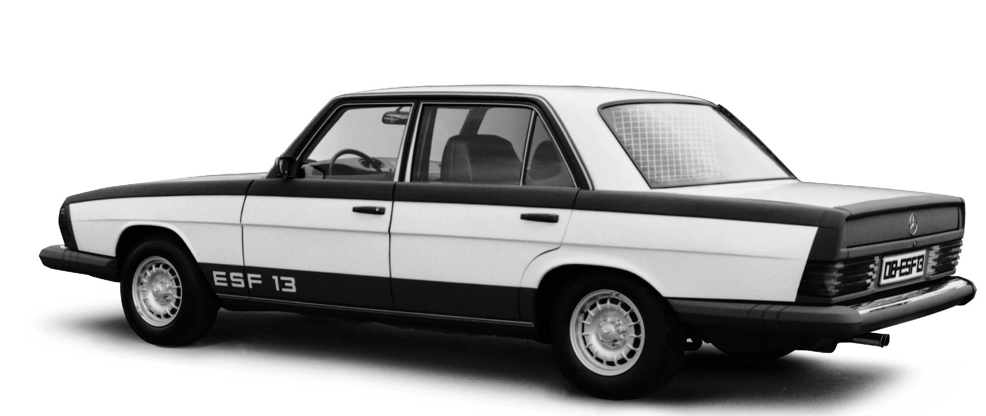 null
null Mercedes’ New Experimental Safety Vehicle Points Towards The Future