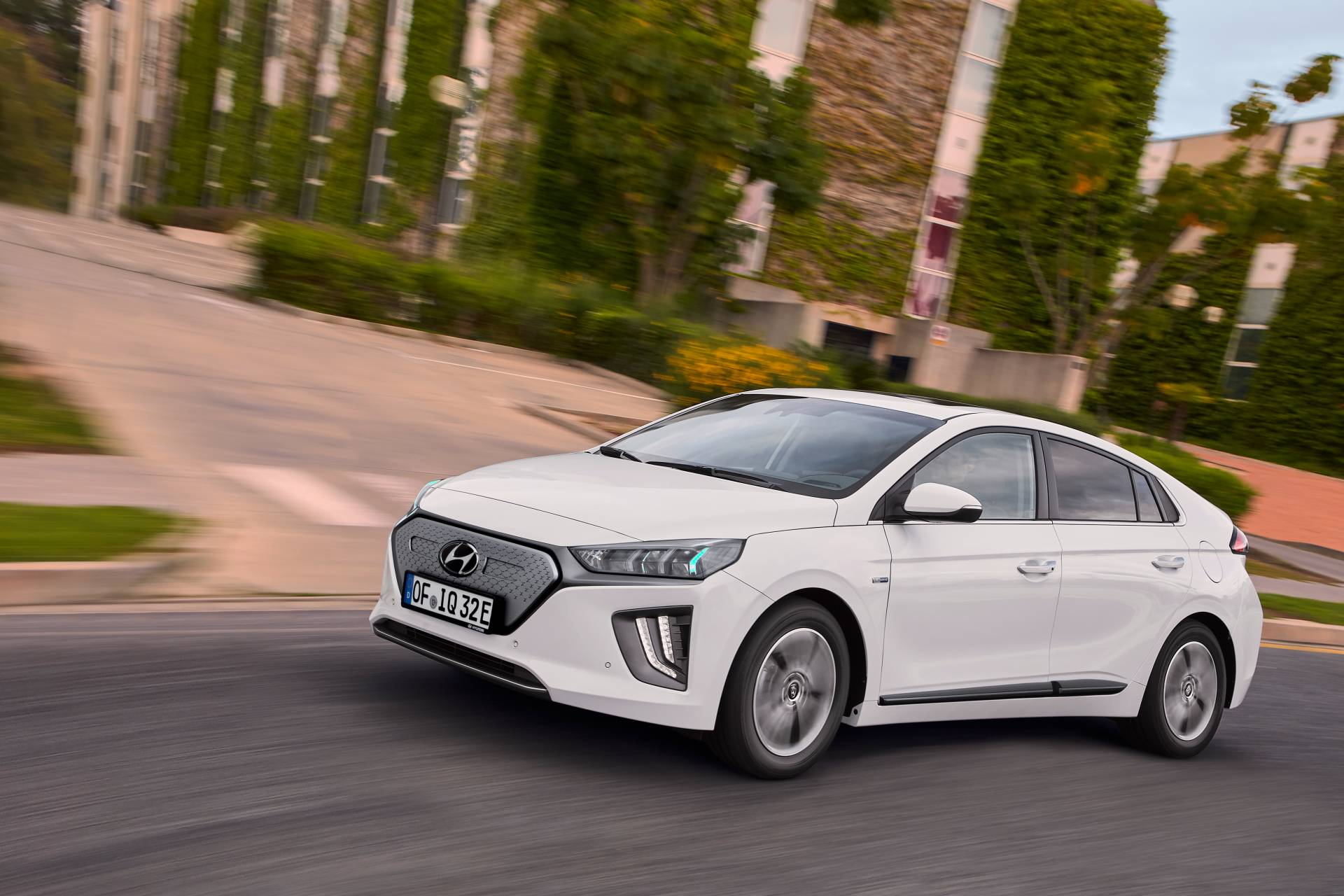 2020 Hyundai Ioniq Electric 14 2020 Hyundai Ioniq Family Gains Design And Tech Updates, Bigger Battery For EV