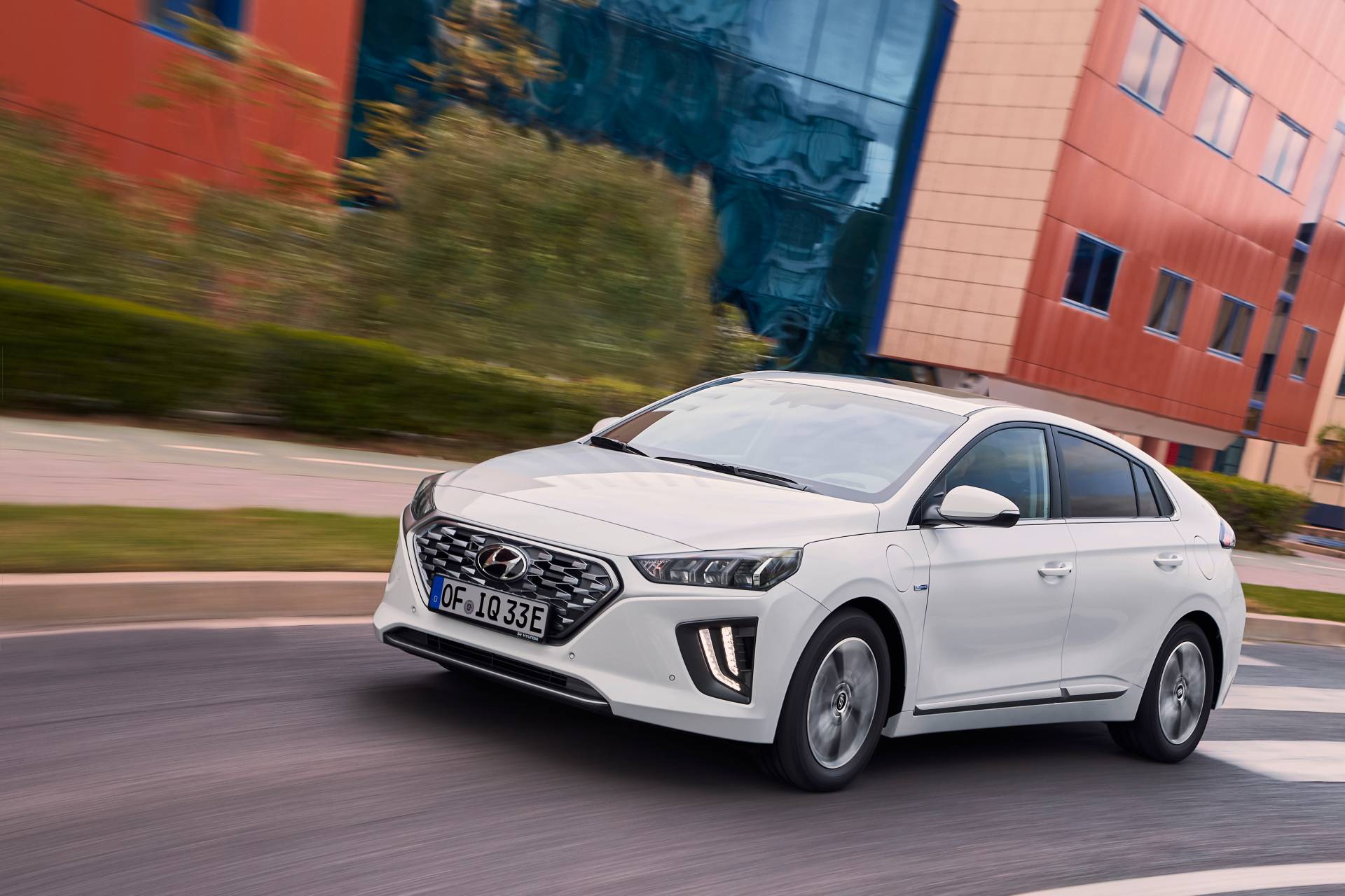 2020 Hyundai Ioniq Plug-in 13 2020 Hyundai Ioniq Family Gains Design And Tech Updates, Bigger Battery For EV
