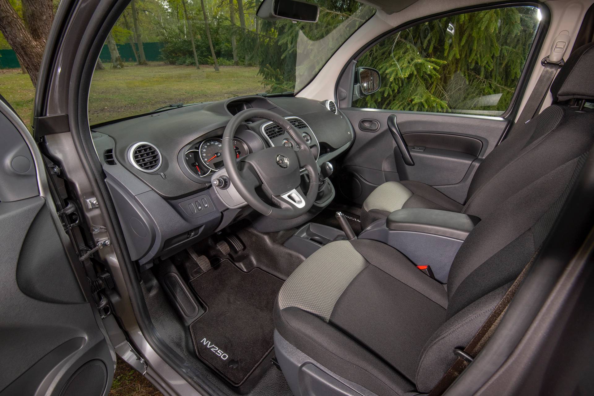 Nissan NV250 L2 Van 35 Badge-Engineered Nissan NV250 Compact Van Debuts In Europe