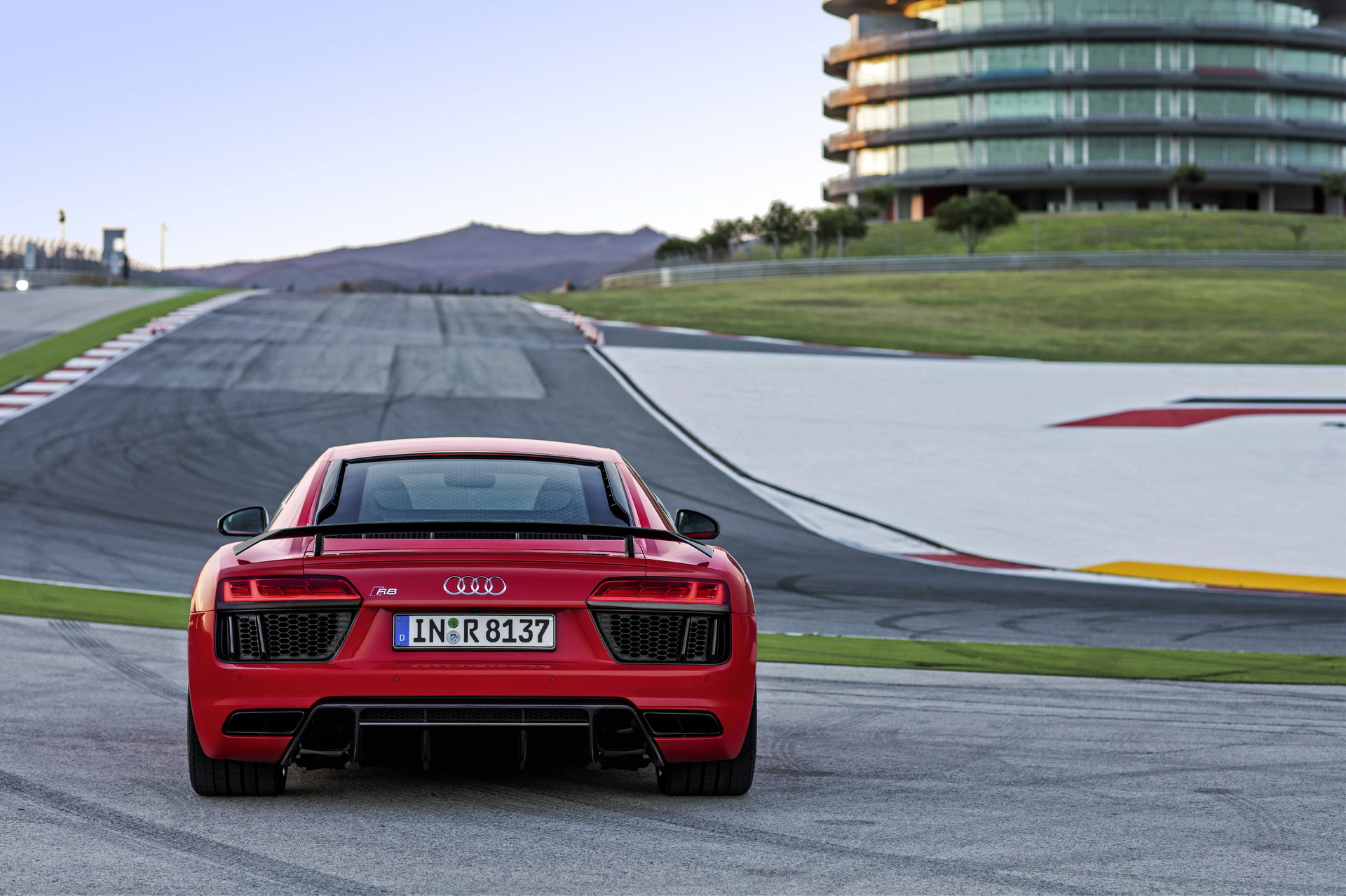 Audi-R8-04 Audi R8 Owner Finds Graffiti Mocking His Manhood Inside Bumper After Clash With Dealer
