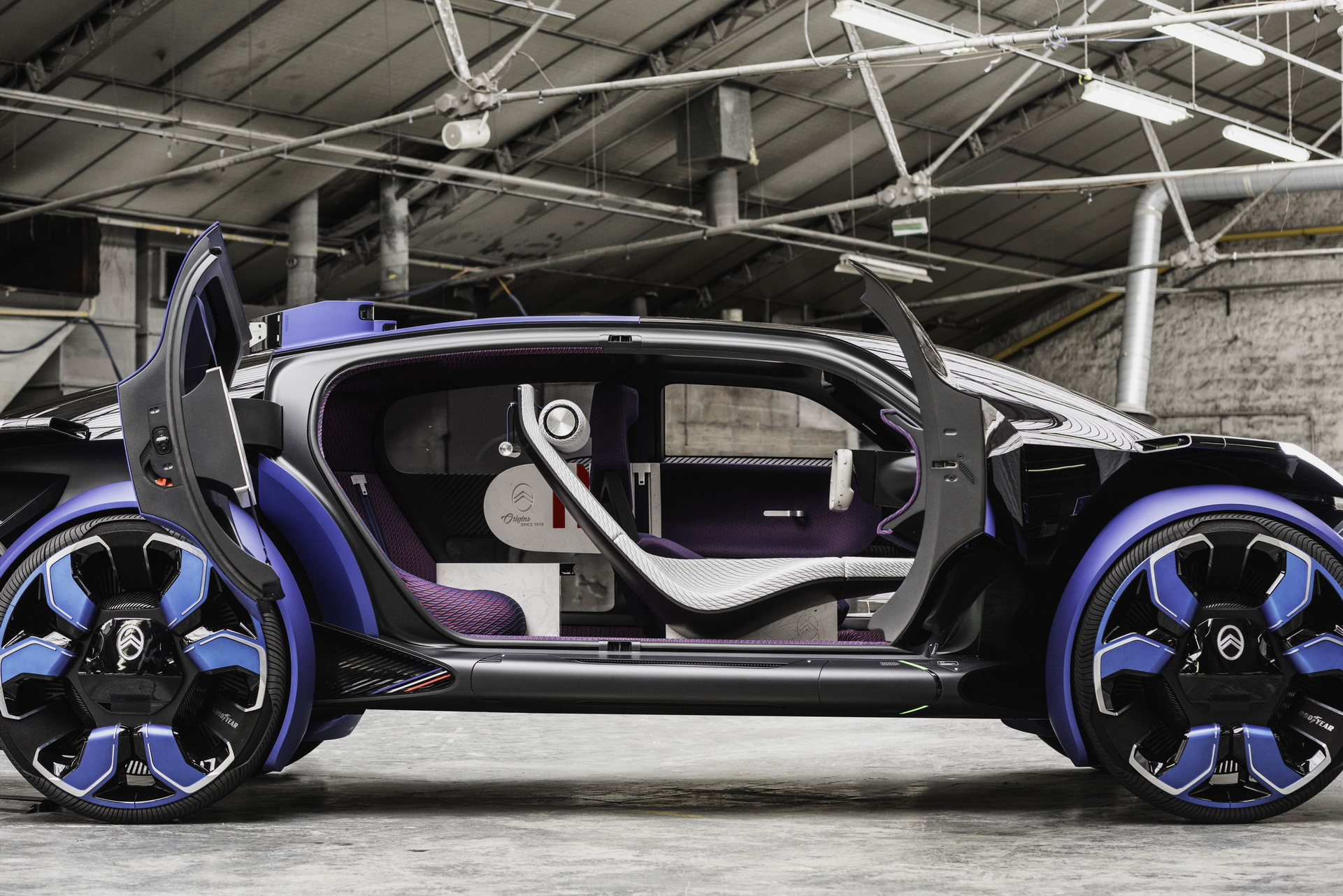 Citroen 19_19 CONCEPT 55 Citroen’s New Electric 19_19 Concept Has A 500 Mile Range And 30-inch Rims