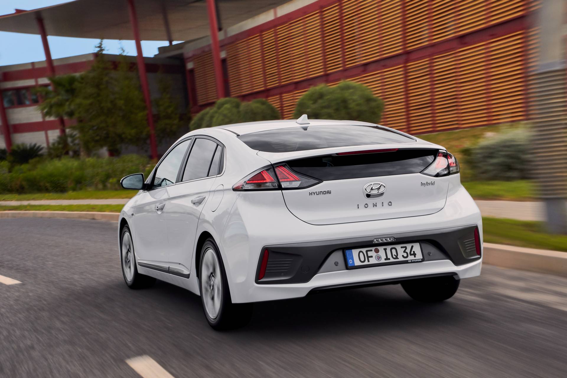 2020 Hyundai Ioniq Hybrid 17 2020 Hyundai Ioniq Family Gains Design And Tech Updates, Bigger Battery For EV