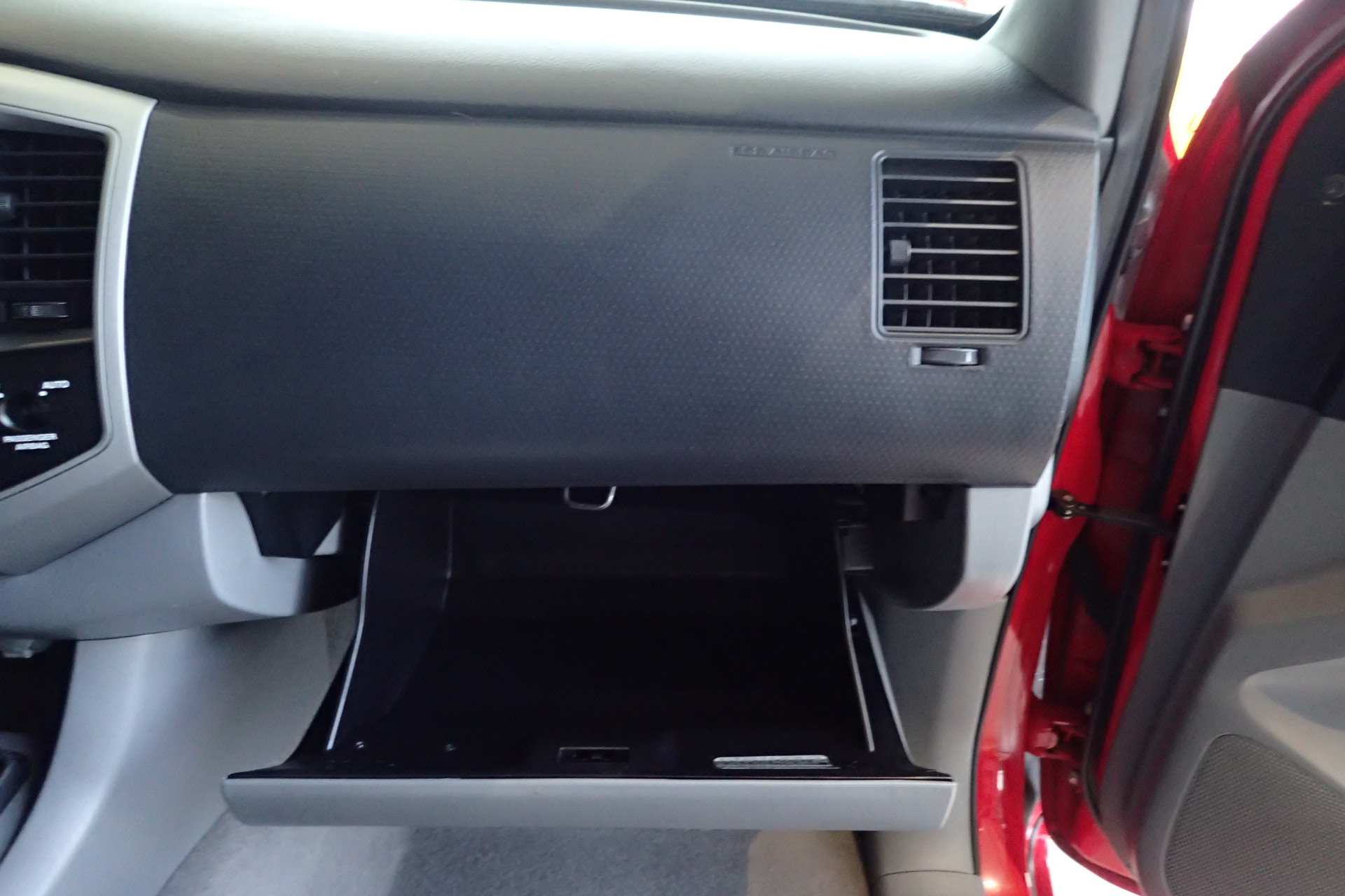 2007 toyota tacoma xrunner auction 61 2007 Toyota Tacoma X-Runner Is A Fun Little Pickup From The Past