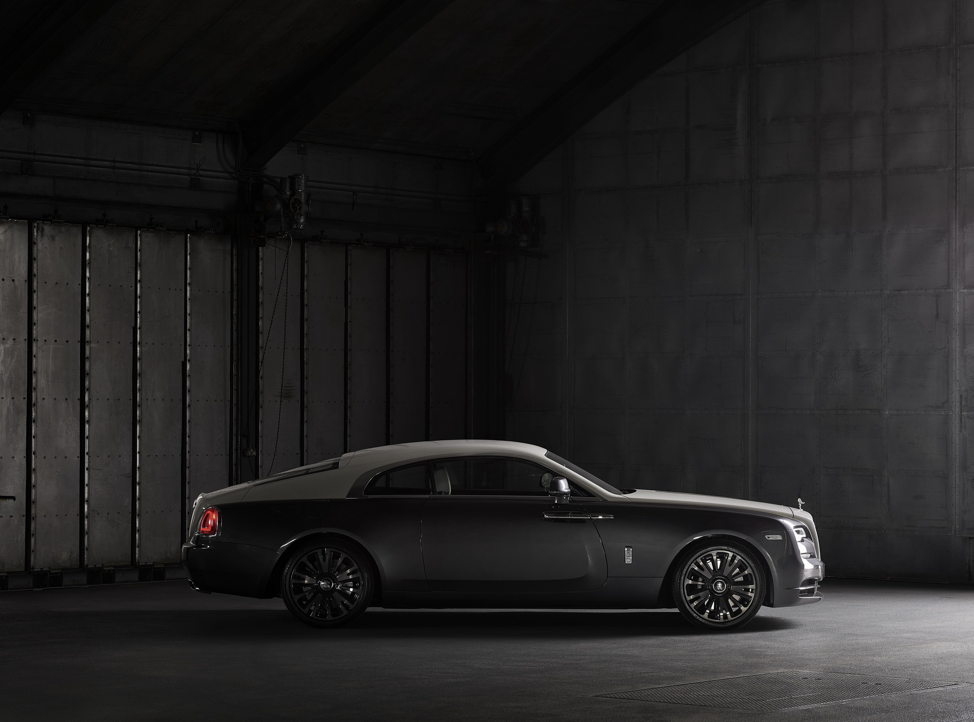 Bespoke Rolls-Royce Wraith Eagle VIII Is An Homage To Air Travel