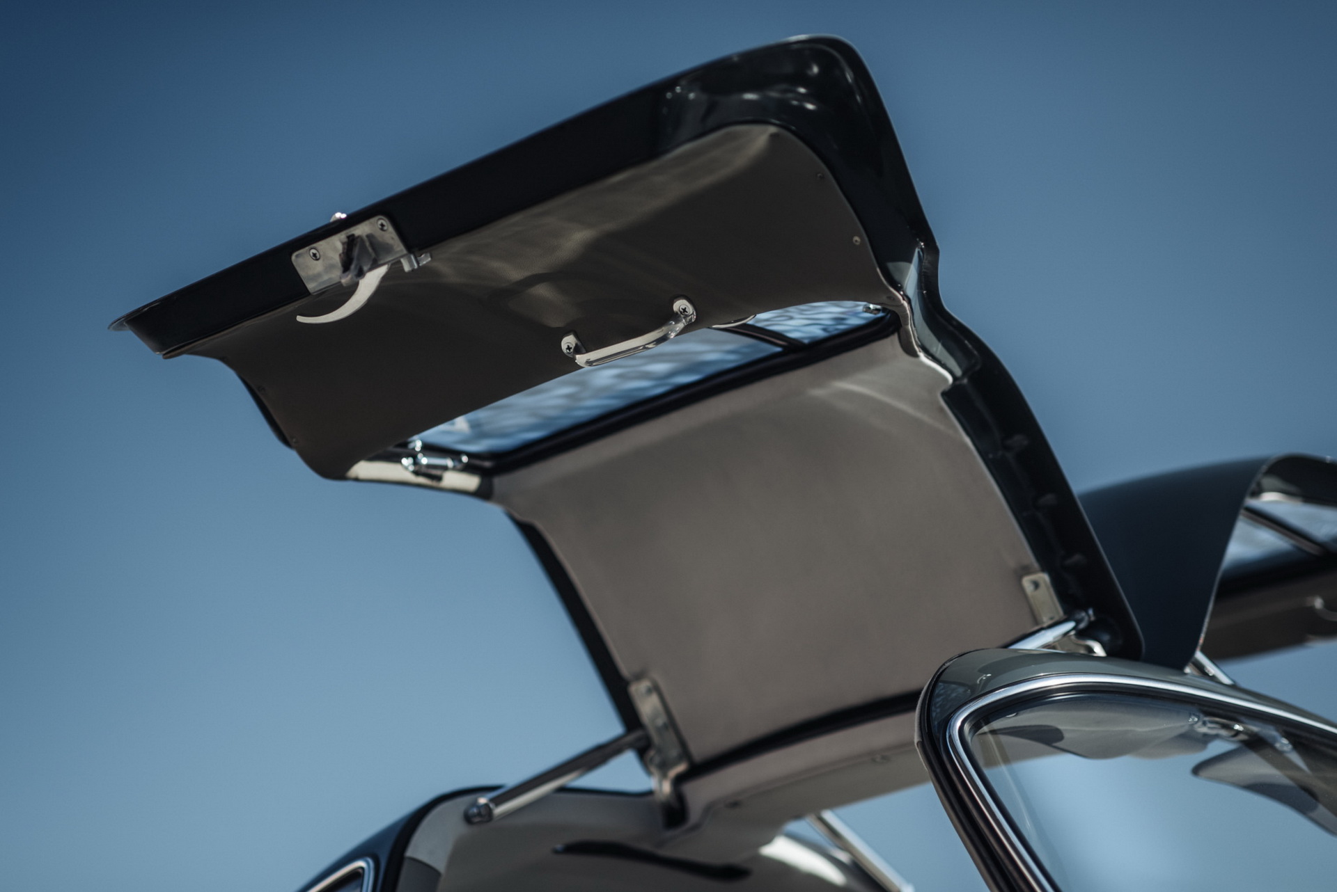 Mercedes-300SL-Gullwing-16 Beautiful 1956 Mercedes 300SL Gullwing Is The Definition Of A Million-Dollar Classic