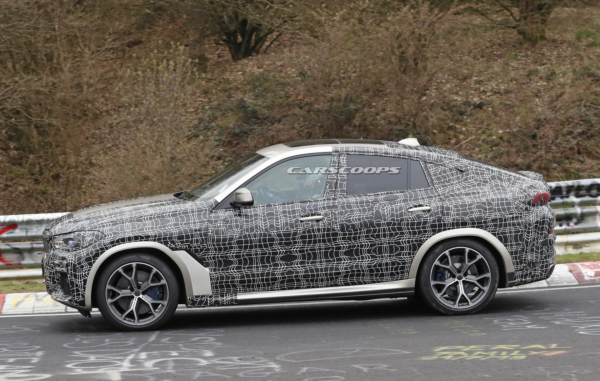 2020 bmw x6 spied with current model 11 2020 BMW X6 Poses Next To 2019 X6 M For Good Measure