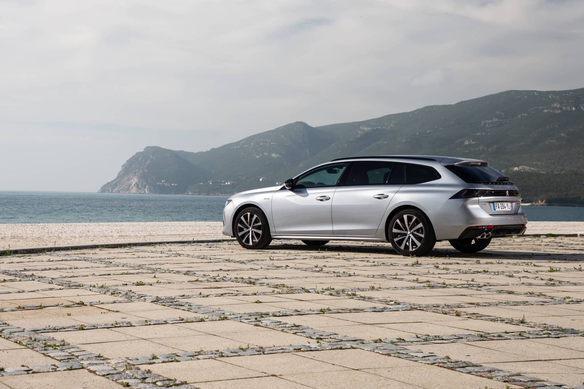 Is The New 2019 Peugeot 508 SW Cooler Than A Crossover?