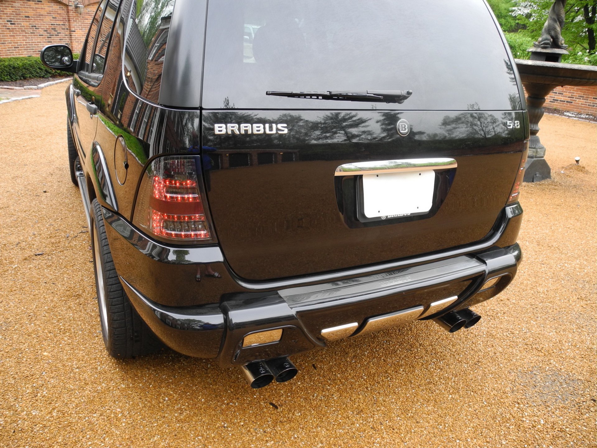 2001 mercedes ml58 brabus bat 40 2001 Brabus-Tuned Mercedes ML Is The Ghost Of SUVs Past