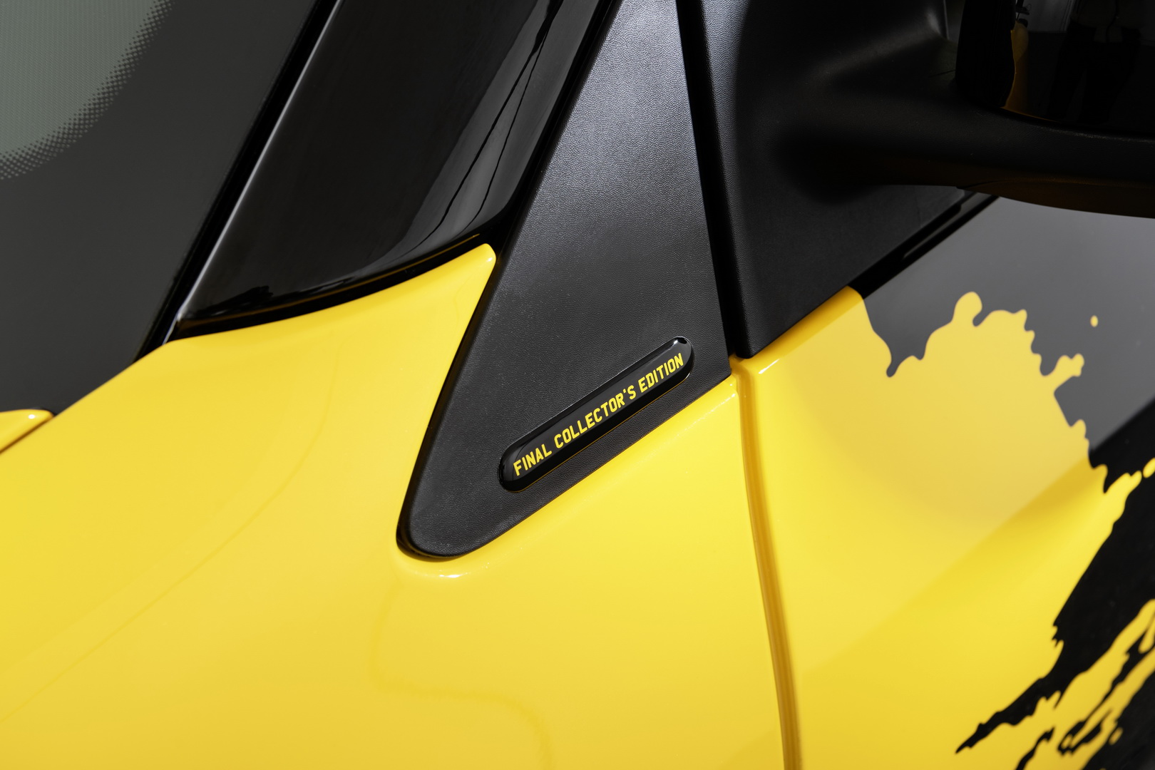 2019 smart fortwo final collectors edition konstantin grcic 7 Smart ForTwo ‘21’ Final Collector’s Edition Is A Last Hurrah To The ICE-Powered City Car