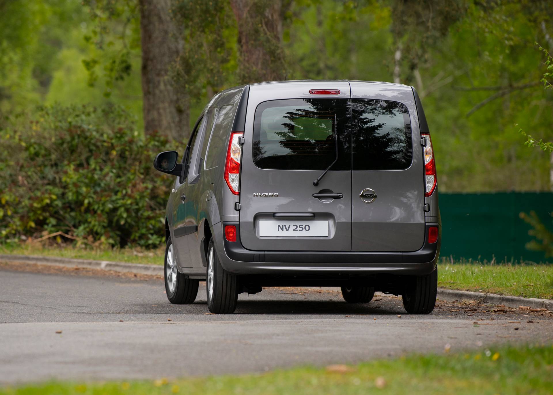 Nissan NV250 L2 Van 21 Badge-Engineered Nissan NV250 Compact Van Debuts In Europe