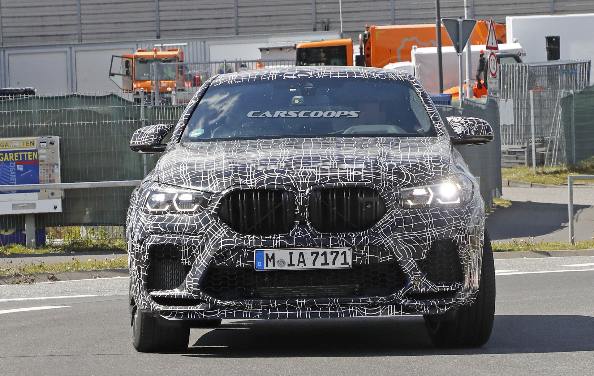 2020-BMW-X6-M-11 2020 BMW X6 M Hides 592 HP Behind Its Huge Nostrils