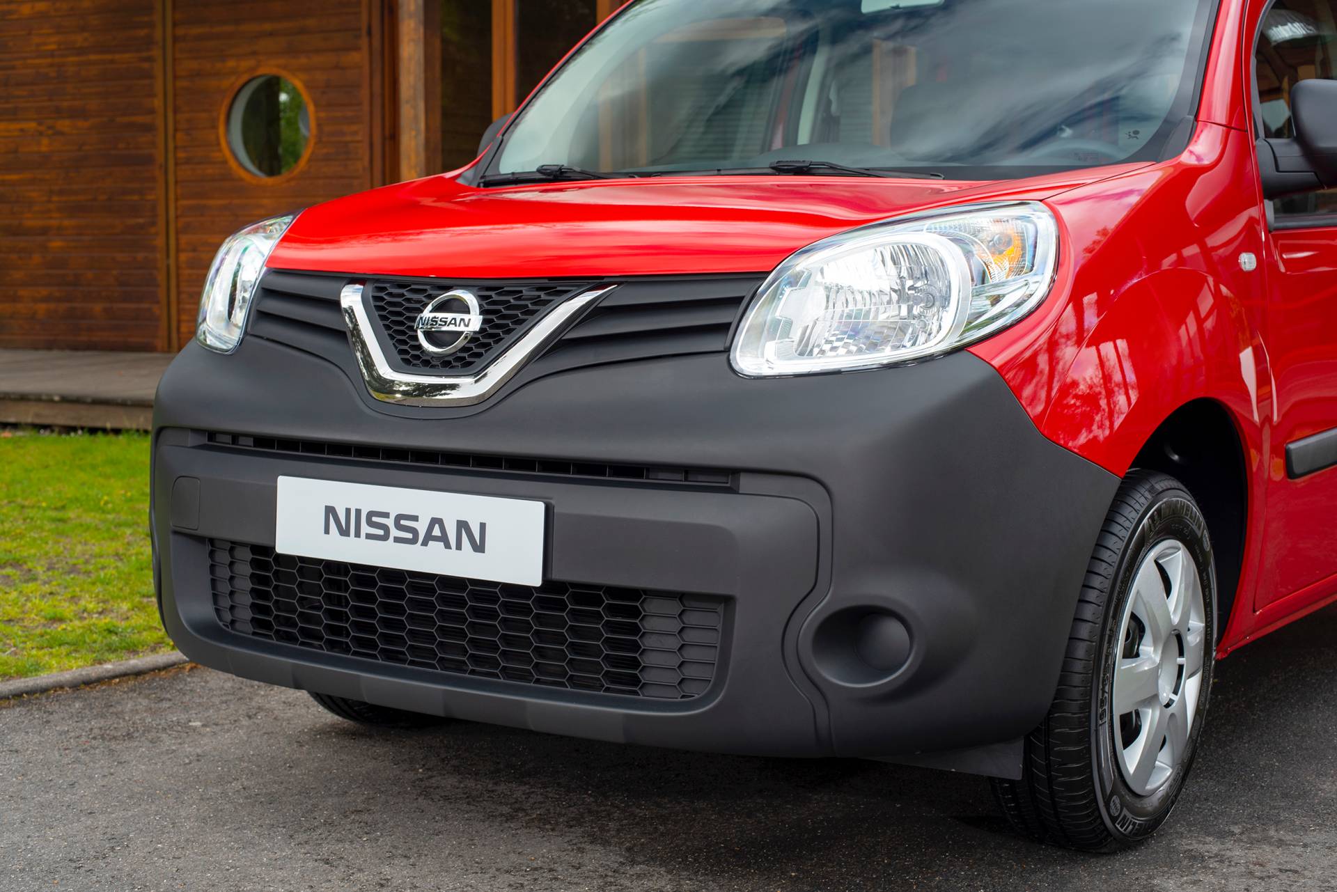 Nissan NV250 L1 Van 1 Badge-Engineered Nissan NV250 Compact Van Debuts In Europe