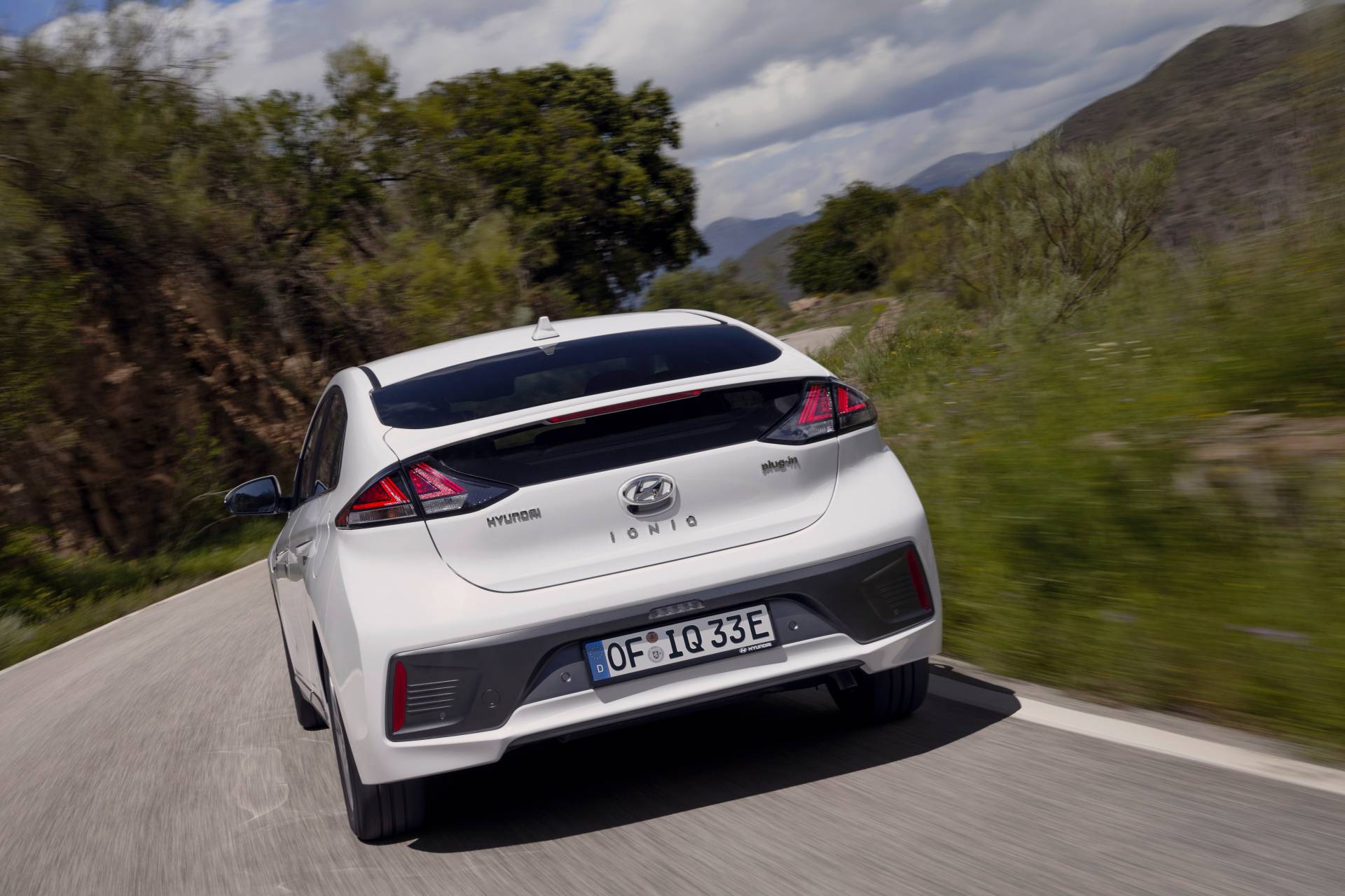 2020 Hyundai Ioniq Plug-in 11 2020 Hyundai Ioniq Family Gains Design And Tech Updates, Bigger Battery For EV