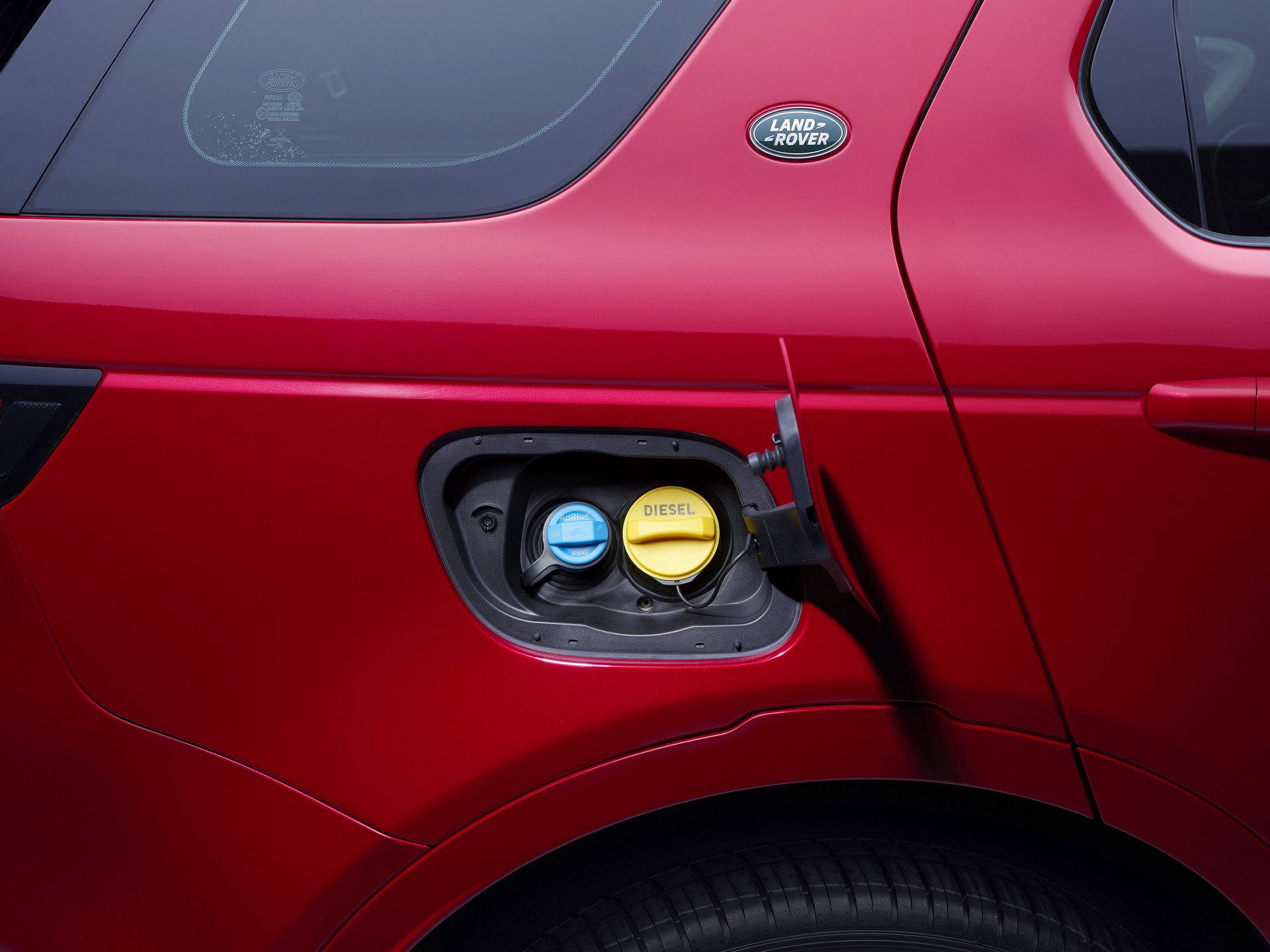 2020 Land Rover Discovery Sport Facelift Debuts With New Styling And Mild-Hybrid Powertrain