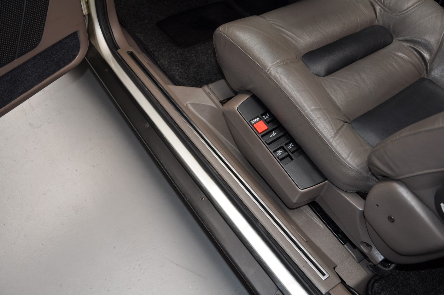 1988 Volvo 780 Coupe Bertone 14 Pristine 1988 Volvo 780 Coupe Blends Bertone Styling With Swedish Flair For €47,500