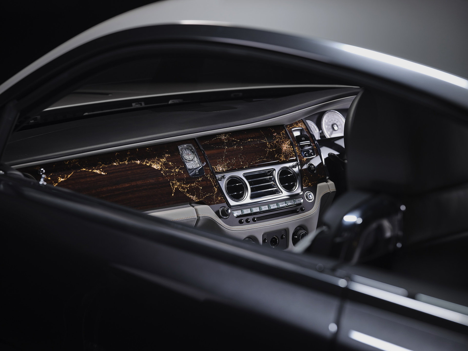 Bespoke Rolls-Royce Wraith Eagle VIII Is An Homage To Air Travel
