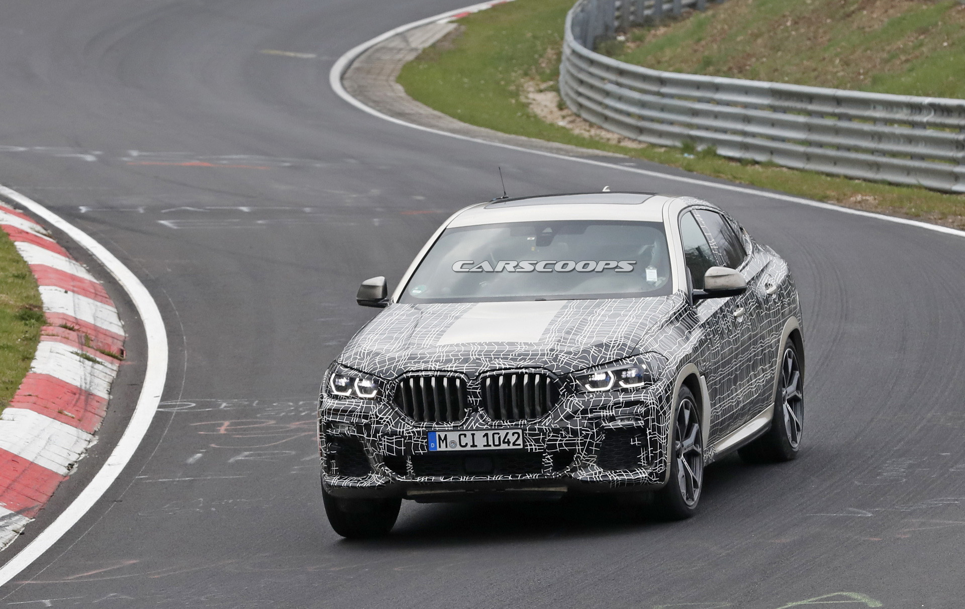 2020 bmw x6 spied with current model 7 2020 BMW X6 Poses Next To 2019 X6 M For Good Measure