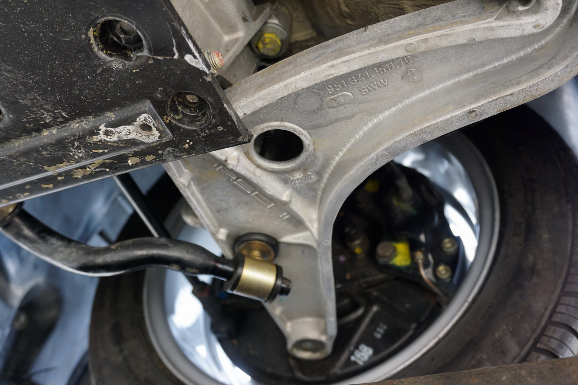 1990 porsche 944 s2 cabrio auction 84 This 1990 Porsche 944 S2 Cabriolet Was Sitting In Storage For 24 years