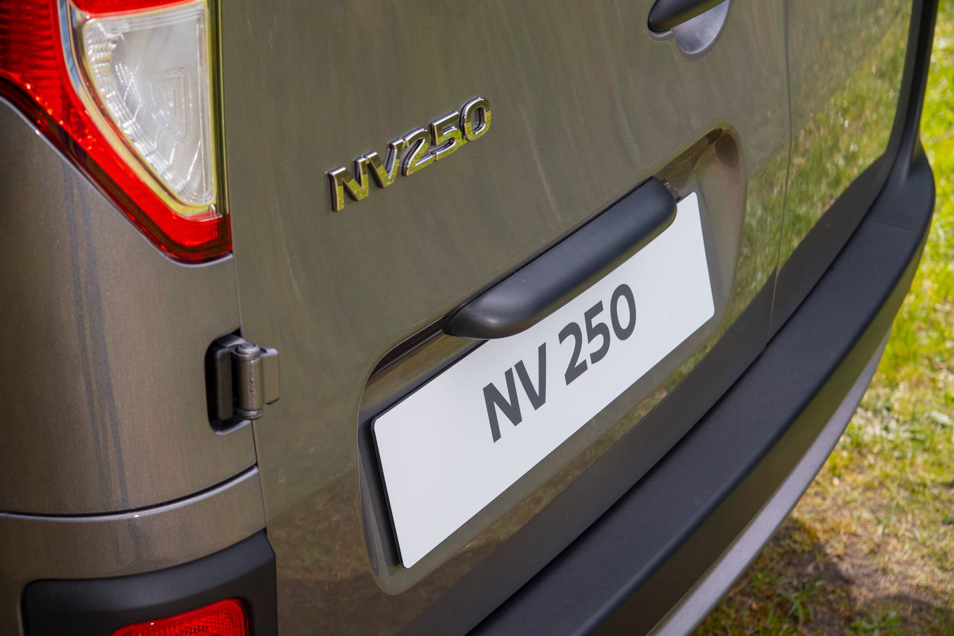Nissan NV250 L2 Van 3 Badge-Engineered Nissan NV250 Compact Van Debuts In Europe
