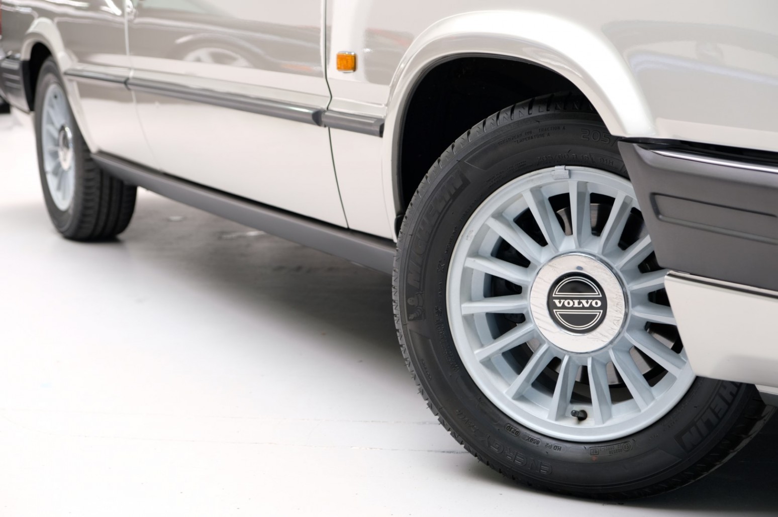 1988 Volvo 780 Coupe Bertone 47 Pristine 1988 Volvo 780 Coupe Blends Bertone Styling With Swedish Flair For €47,500