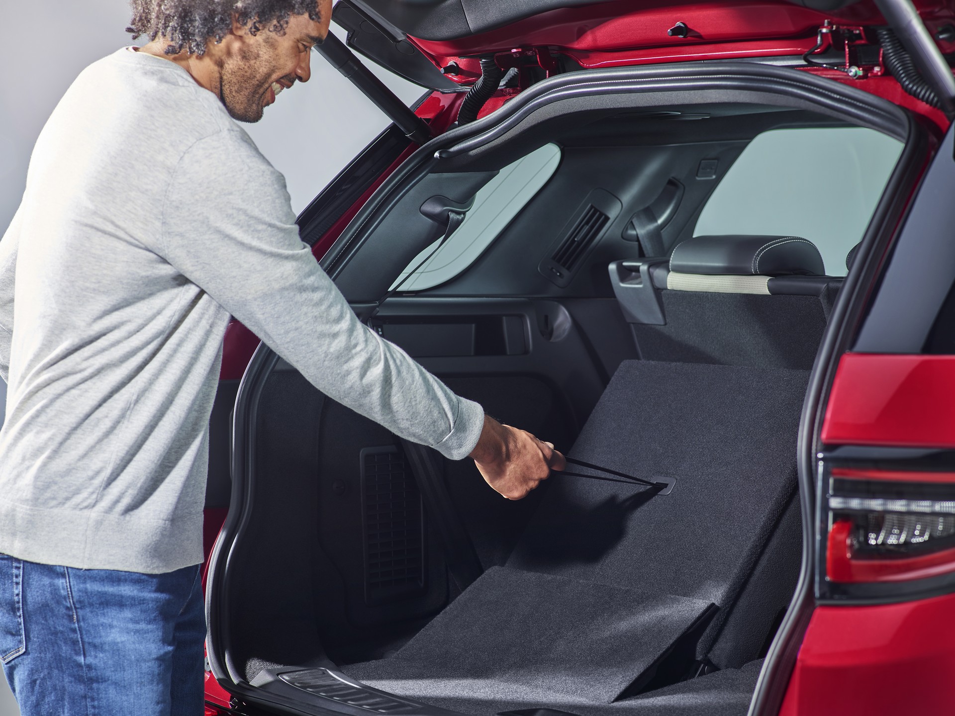 2020 Land Rover Discovery Sport Facelift Debuts With New Styling And Mild-Hybrid Powertrain