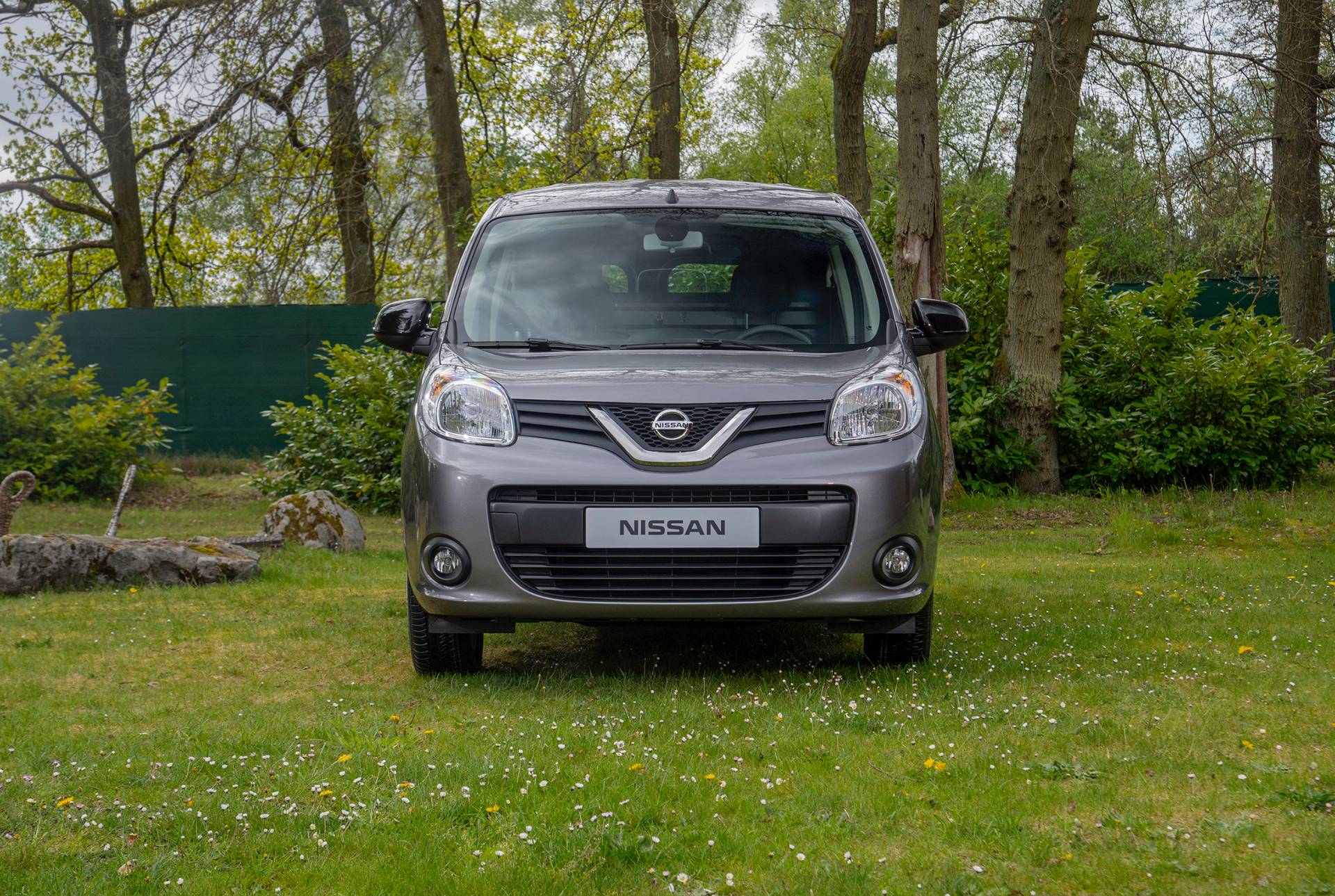 Nissan NV250 L2 Van 6 Badge-Engineered Nissan NV250 Compact Van Debuts In Europe