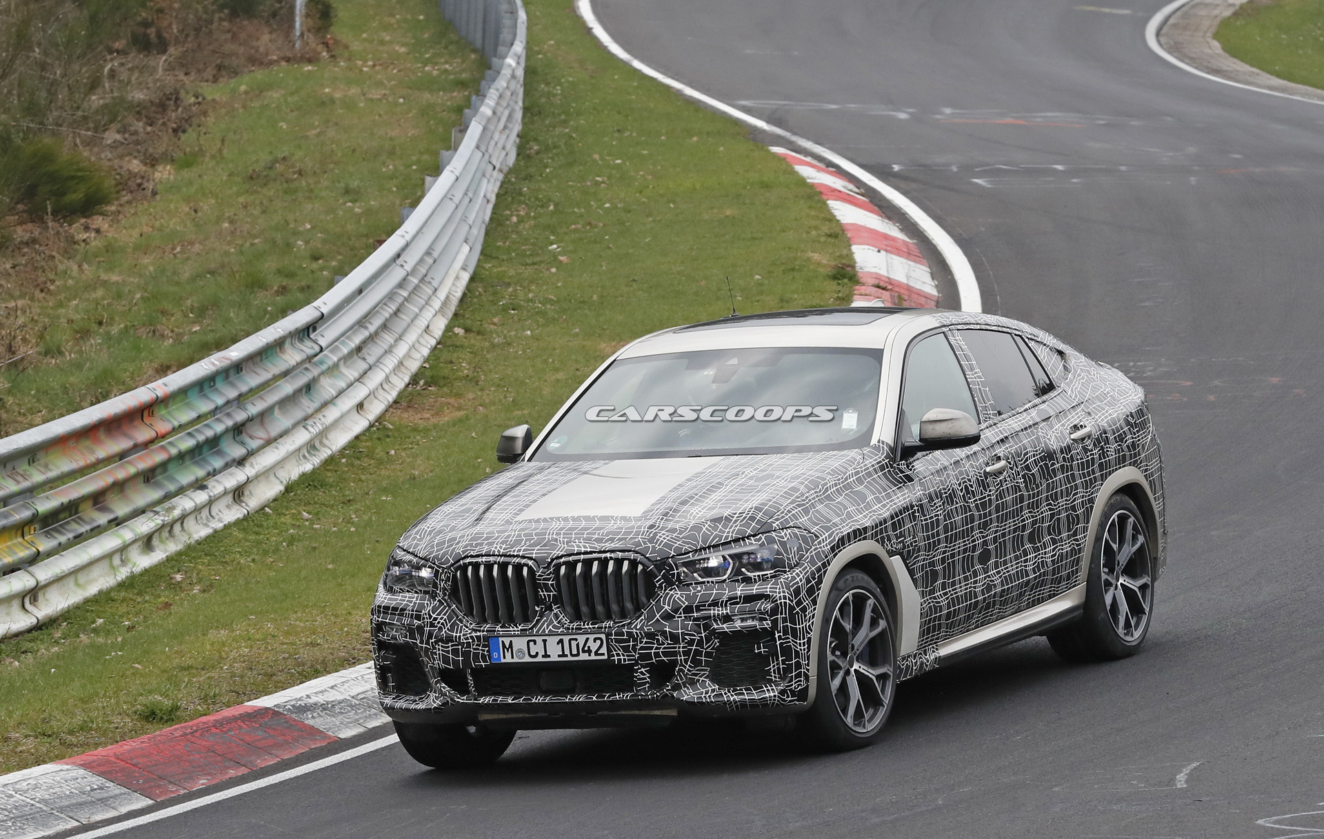 2020 bmw x6 spied with current model 8 2020 BMW X6 Poses Next To 2019 X6 M For Good Measure