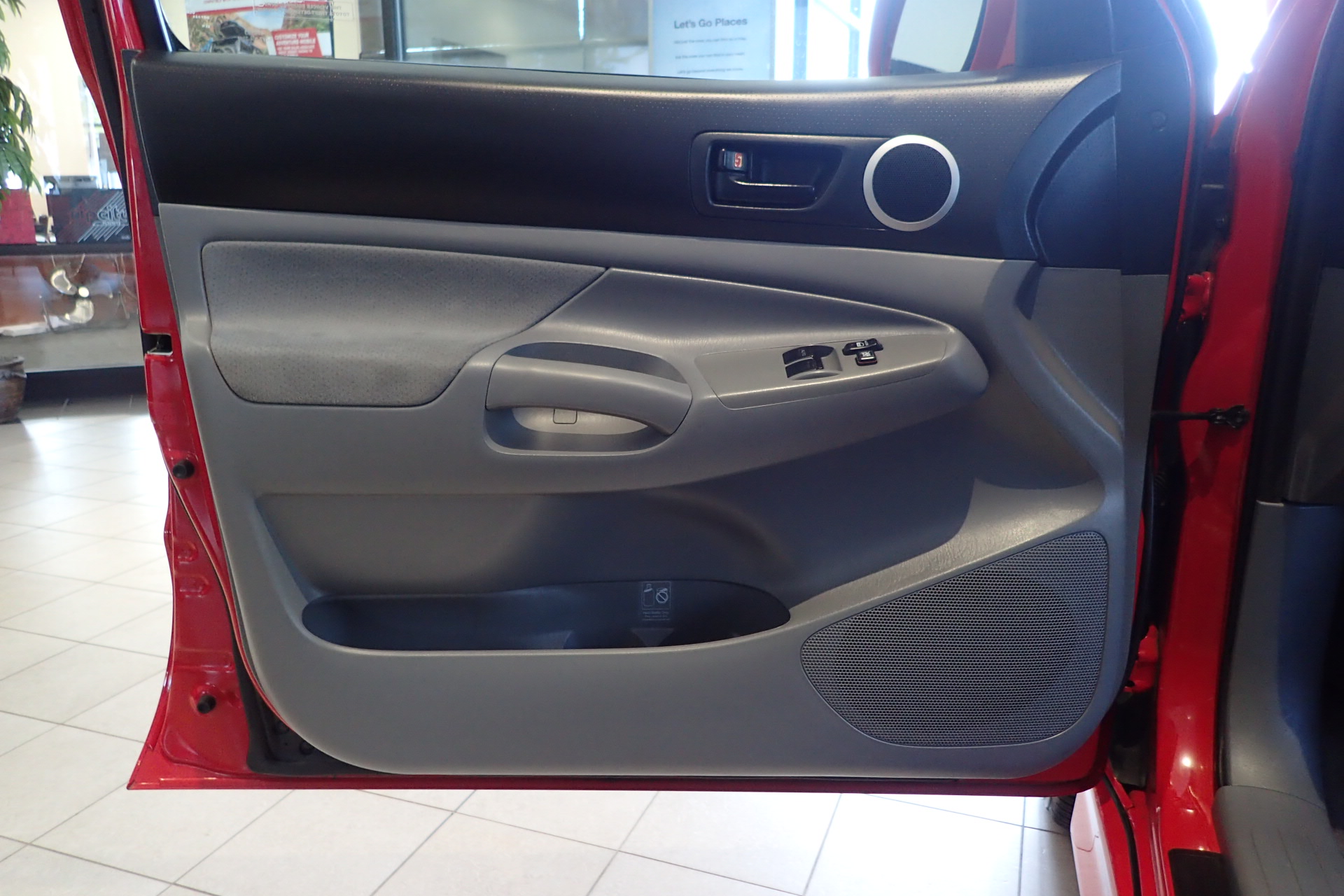 2007 toyota tacoma xrunner auction 39 2007 Toyota Tacoma X-Runner Is A Fun Little Pickup From The Past