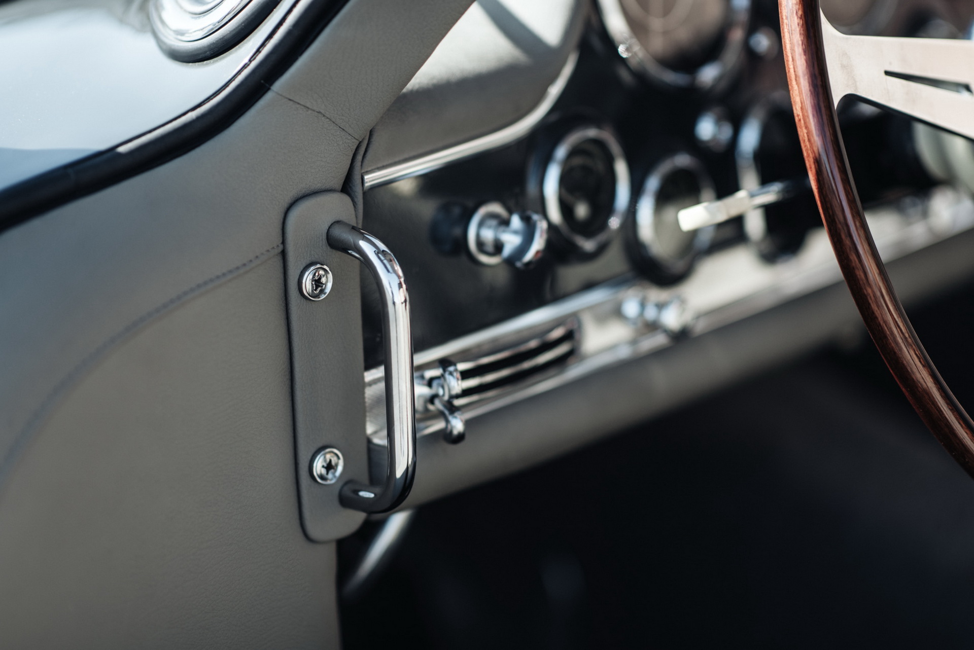 Mercedes-300SL-Gullwing-25 Beautiful 1956 Mercedes 300SL Gullwing Is The Definition Of A Million-Dollar Classic