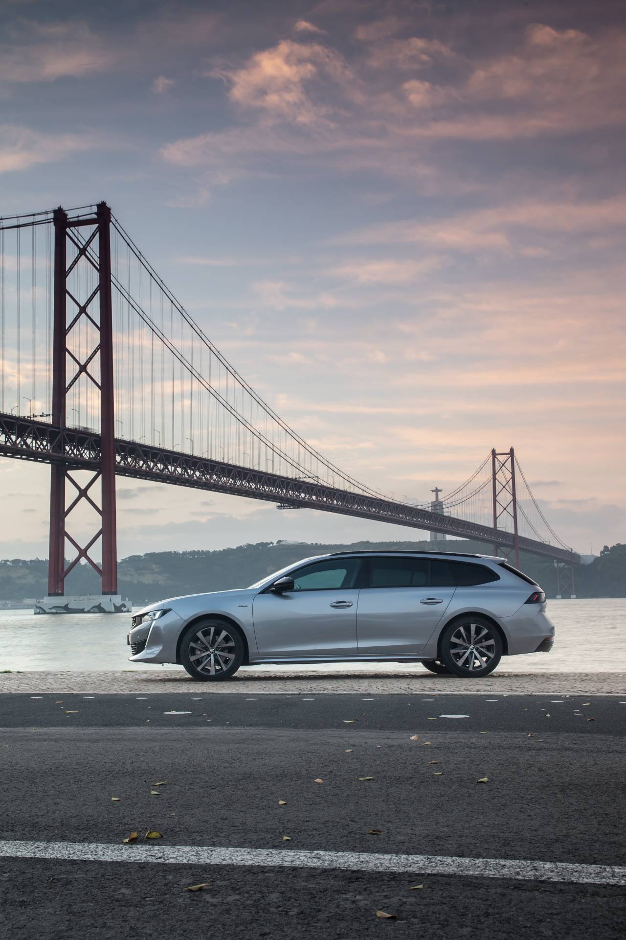 Is The New 2019 Peugeot 508 SW Cooler Than A Crossover?