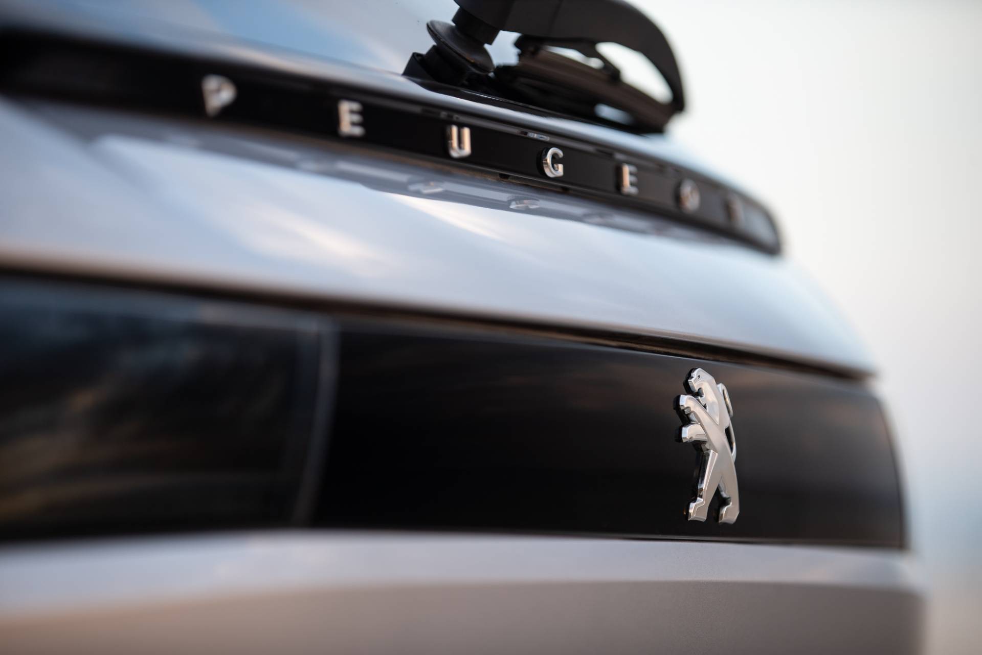 Is The New 2019 Peugeot 508 SW Cooler Than A Crossover?