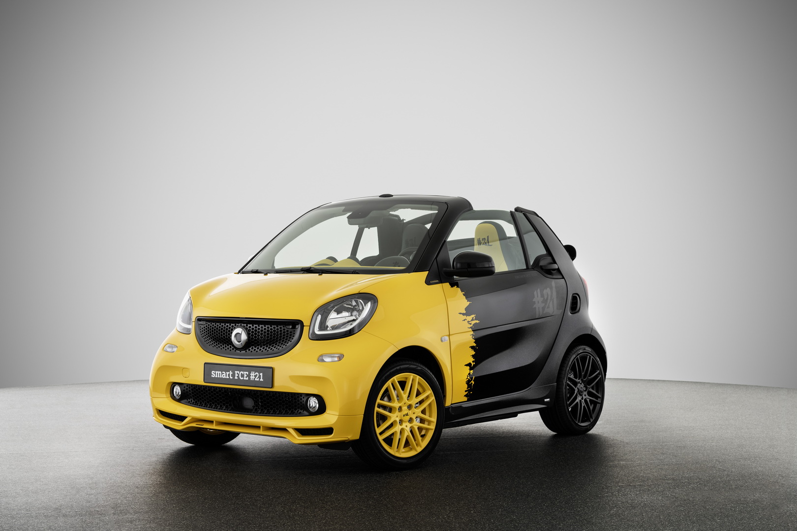 2019 smart fortwo final collectors edition konstantin grcic 1 Smart ForTwo ‘21’ Final Collector’s Edition Is A Last Hurrah To The ICE-Powered City Car