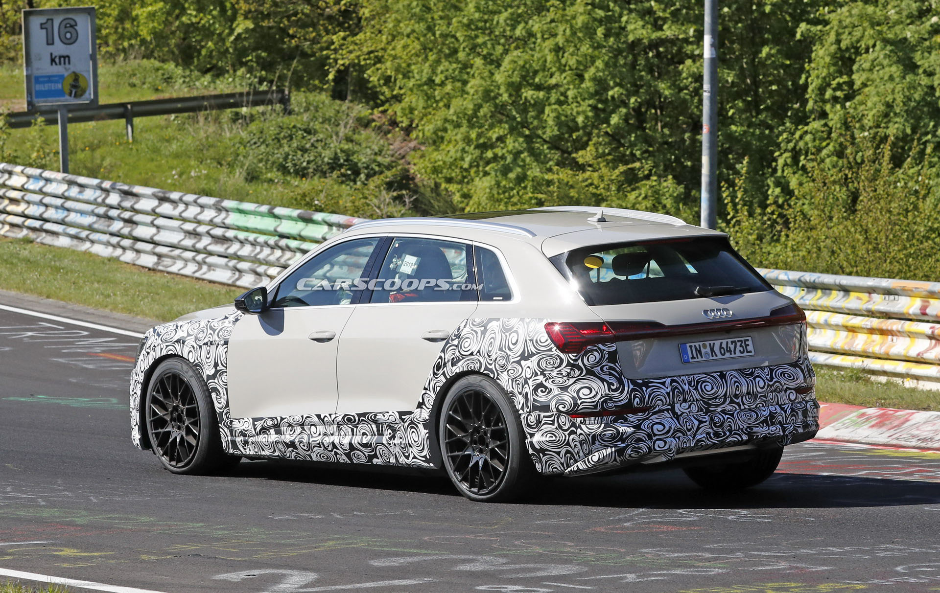 High-Performance Audi E-Tron Spied, Could Be The S Or RS Variant (New Photos)