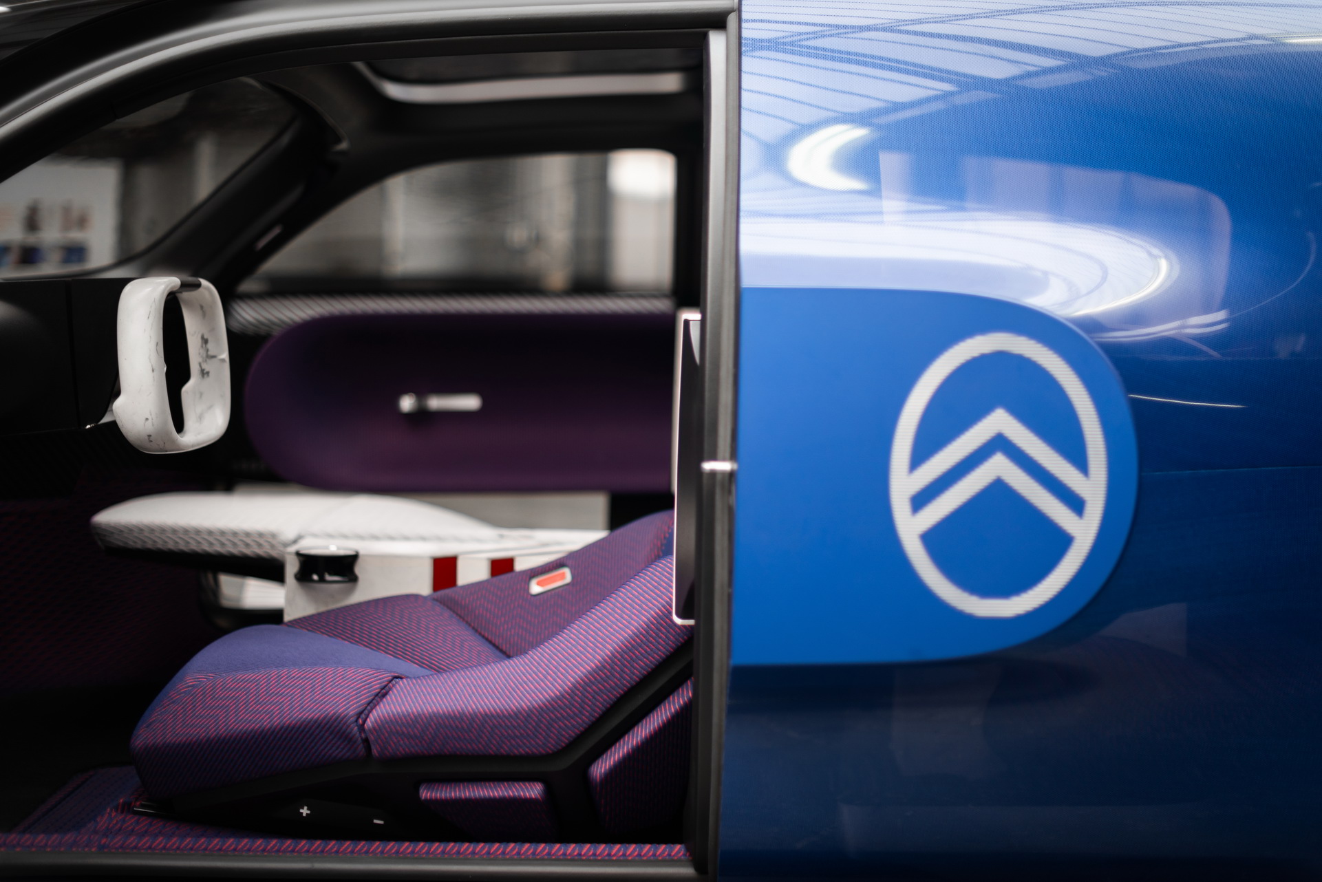 Citroen 19_19 CONCEPT 48 Citroen’s New Electric 19_19 Concept Has A 500 Mile Range And 30-inch Rims