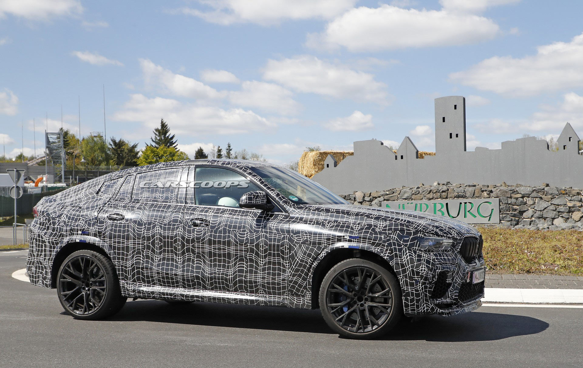 2020-BMW-X6-M-15 2020 BMW X6 M Hides 592 HP Behind Its Huge Nostrils